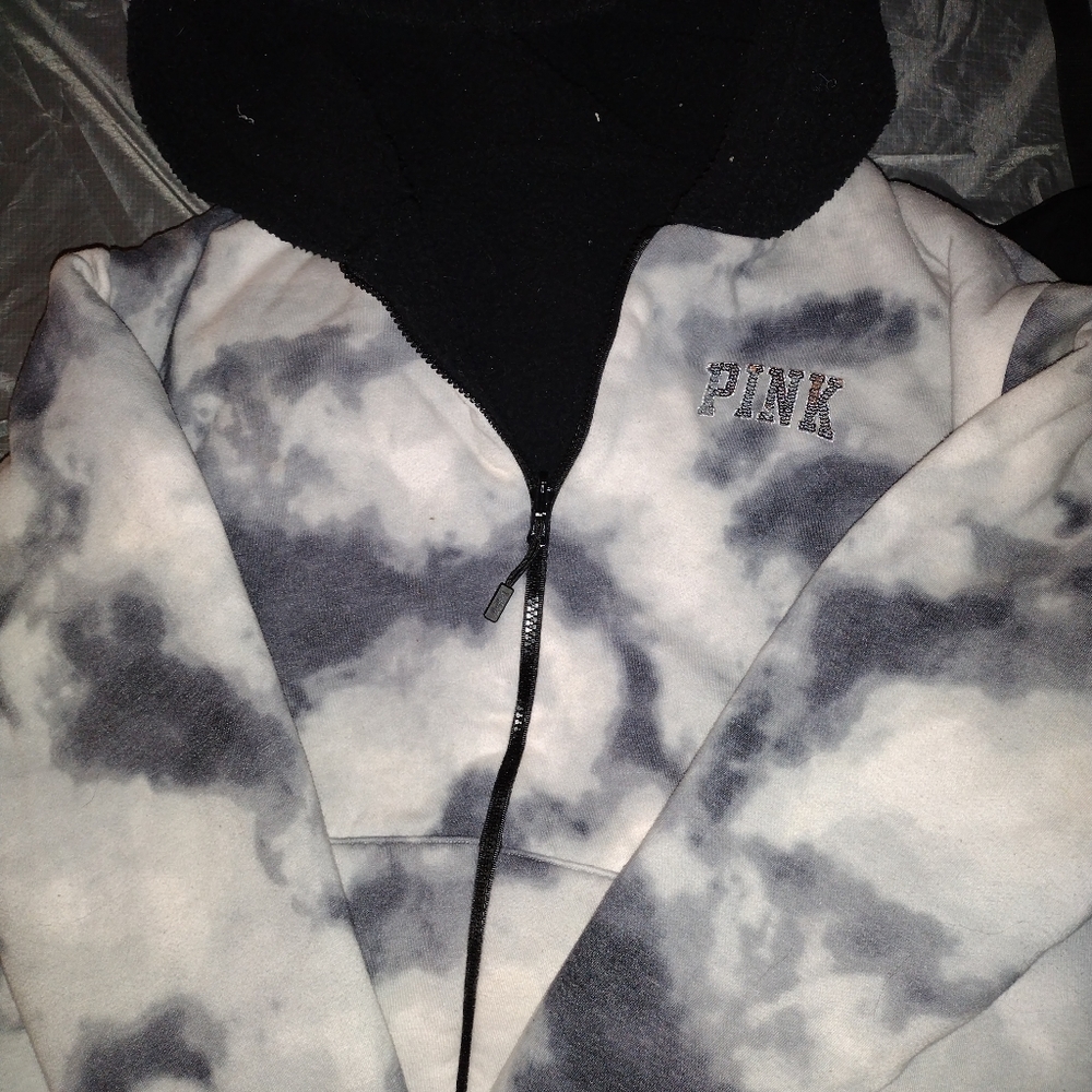 VS PINK Black and white tye dyed size XL